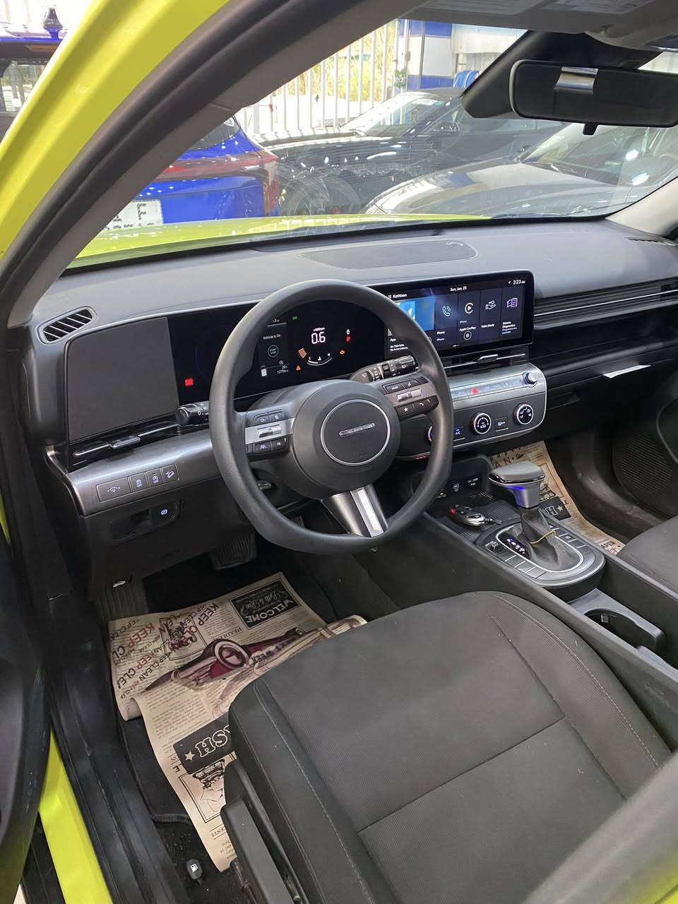 السلام عليكم
كونا 2024 الشكل الجديد
لون مميز سعر مناسب 
فوول مواصفات عدا الفتحة
حادث تبديل بنيد وتعمير الچاملغ خلفي 
يعني صبغ ثلاث قطع 
محرك 2000 
ماشي 12 الف 
بدون لوحات
دخول جديد ارقام فحص
تترقم اي محافظة عدا الاقليم  

المكان بغداد 
السعر 140
واتساب ***********
