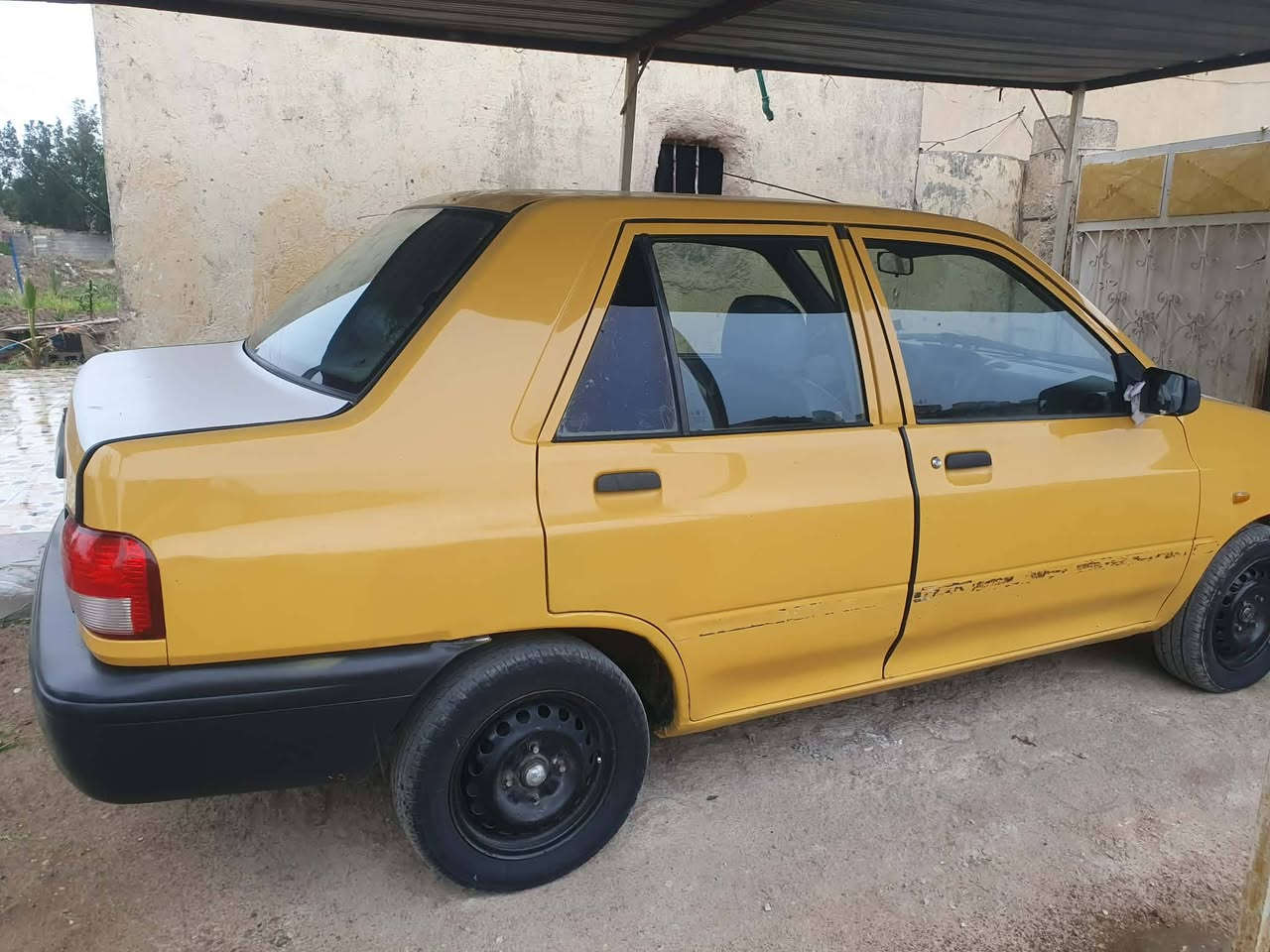 ***********
سلام عليكم سايبه للبيع رقم بغداد انكليزي مشروع وطني بسمي  موديل 15 امصفره هيئه وقرامات العنوان كوت البتار السعر 28
