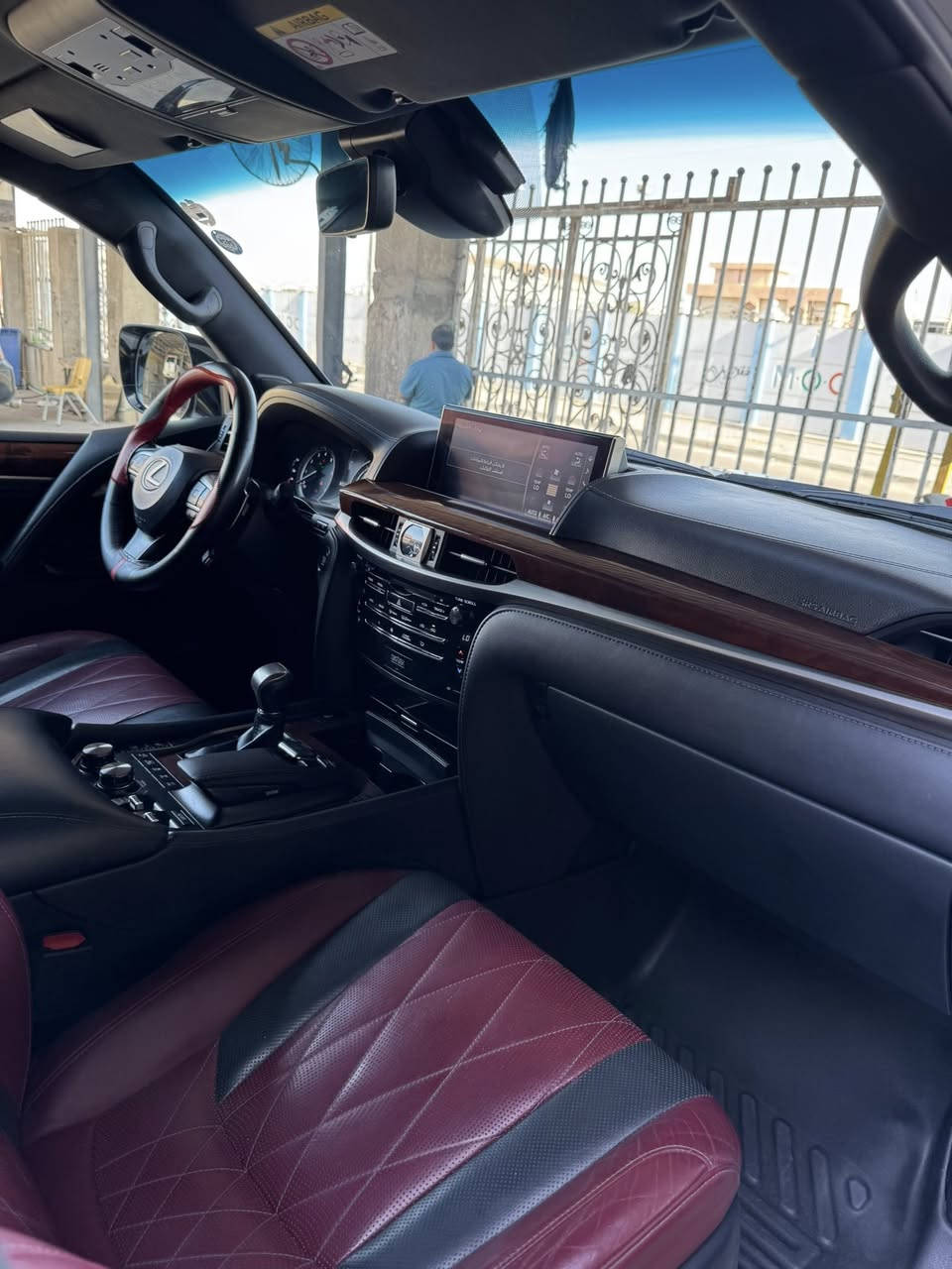لكزس للبيع موديل 2019  كورو اصل بلاك ادشن اعلى فئه بل لكزس كفاله عامه ماشيه85 الف داخل احمر رقم اربيل تحويل مباشر السياره كلش حلوه بل واقص احلا من الصور السعر 810 قابل لتفاوض لل استفسار لاتصال على الرقم ***********
