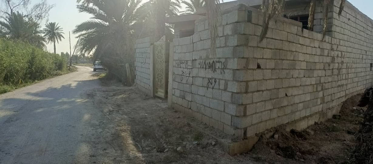 السلام عليكم
بيت هيكل للبيع مساحه (195)م قرار 117 الموقع المدائن سلمان باك مدخل قرية محمد الوسمي يحتوي الهيكل على غرفتين نوم مطبخ استقبال صاله صحيات خارجيه داخليه
كامل خدمات بيع مستعجل السعر (39) وبي مجال للاستفسار اكثر الاتصال بالرقم (***********)
