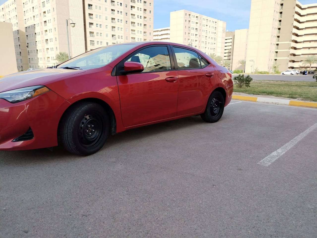 سلام عليكم للبيع كورله موديل 2017 رقم سليمانيه بأسمي ماشيه 107 مايل صور الحادث والسونار بلمنشور سياره كامله من كولشي مكان سياره بغداد مجمع بسمايه 
وسعر 135 وبيها مجال ***********
