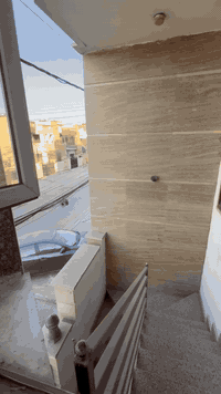 السلام عليكم مشتمل الايجار طابق أول معزول 

المنصور الداودي محلة ٦١٣ 
يحتوي على 
غرفتين وصالة مطبخ صحيات سطح 

عوائل حصريا فقط 
السعر.  مناسب جدا. 
مليون فقط 
الاستفسارات 
***********
