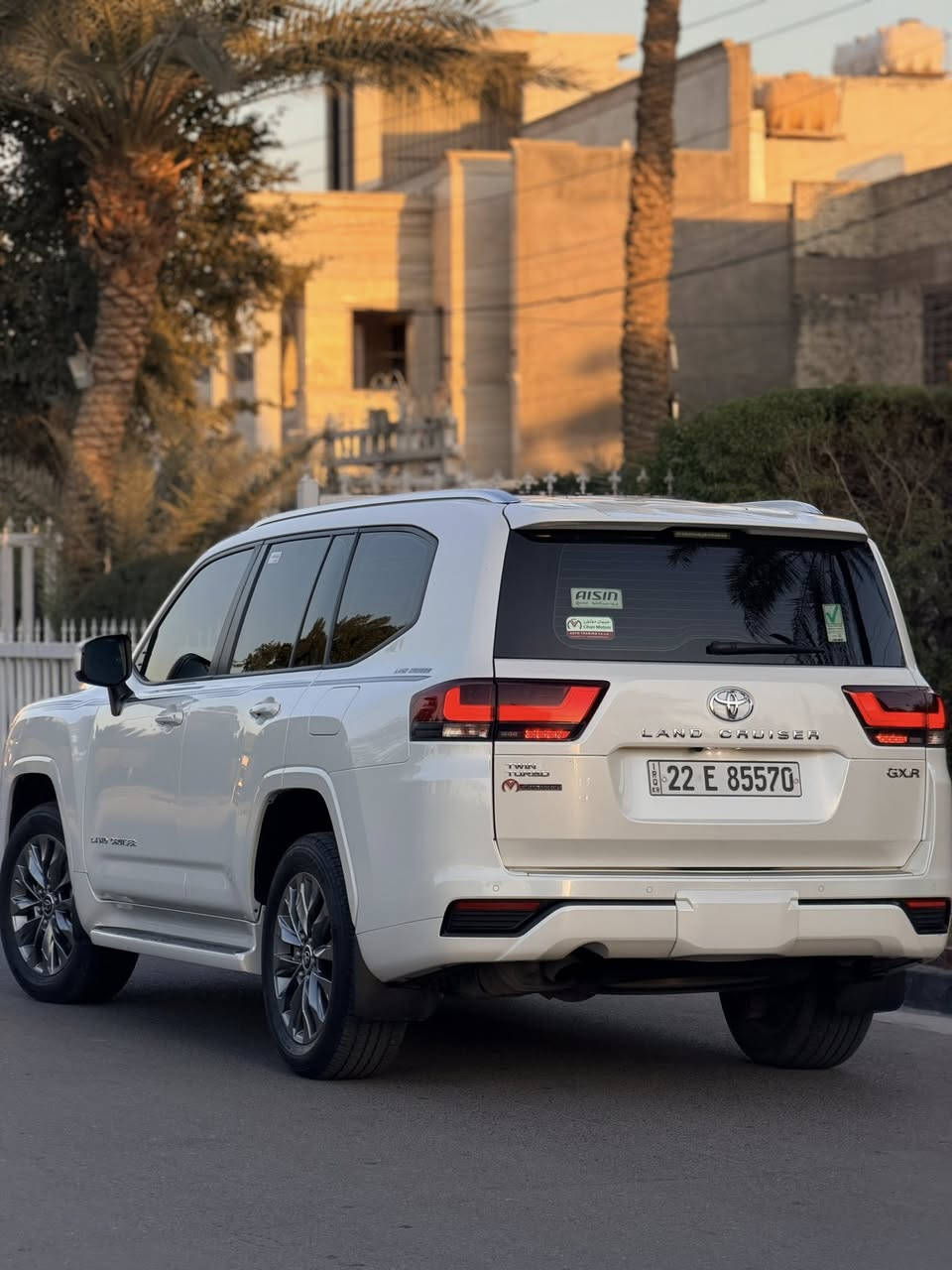 تؤيوتا لاندكروز 2023GXR توين تيربو فول مواصفات  رقم أربيل مضلله سنويه شركه جيهان مكفوله كفاله عامه ماشيه 31000 مكفوله من كلشي السياره جديده ماشاءالله 
بلعافيه عل ياخذها  عارضها 67 وبيها مجال
للاتصال :***********
