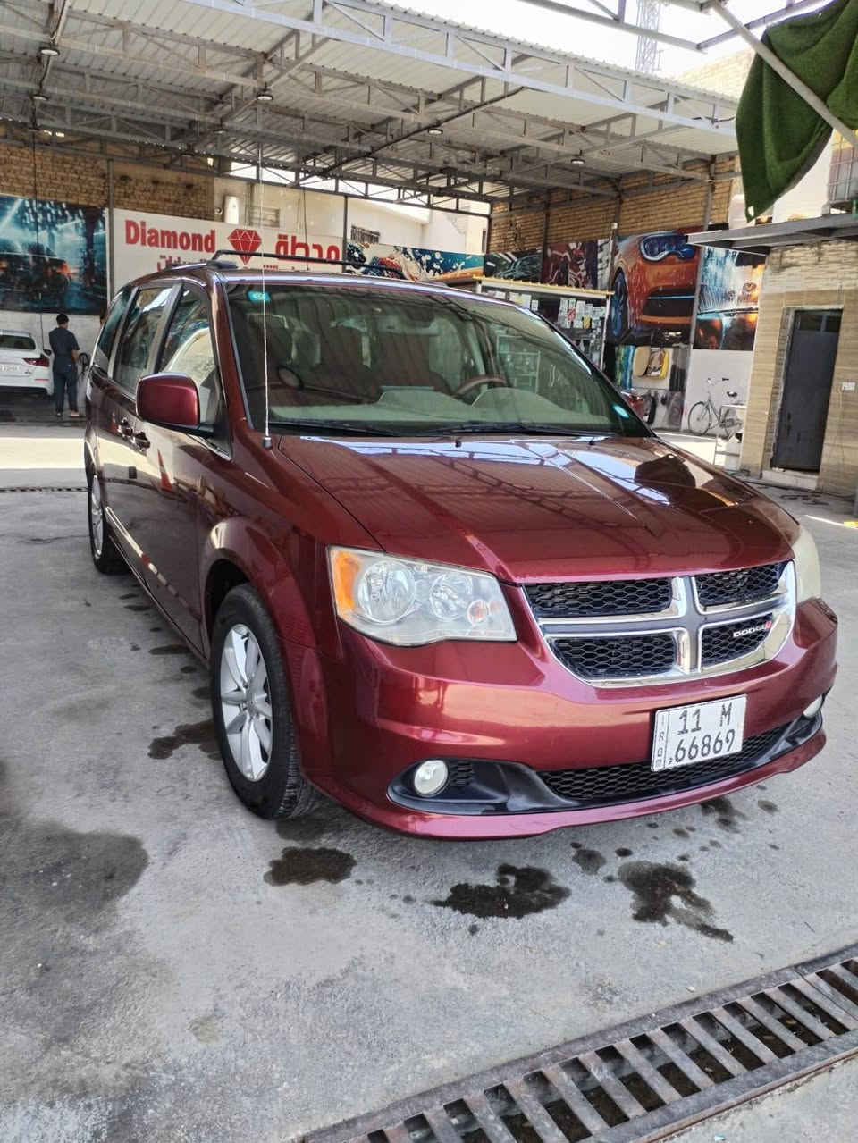 السلام عليكم دوج كرفان للبيع ٢٠١٩اللون كرزي هاتف ***********
