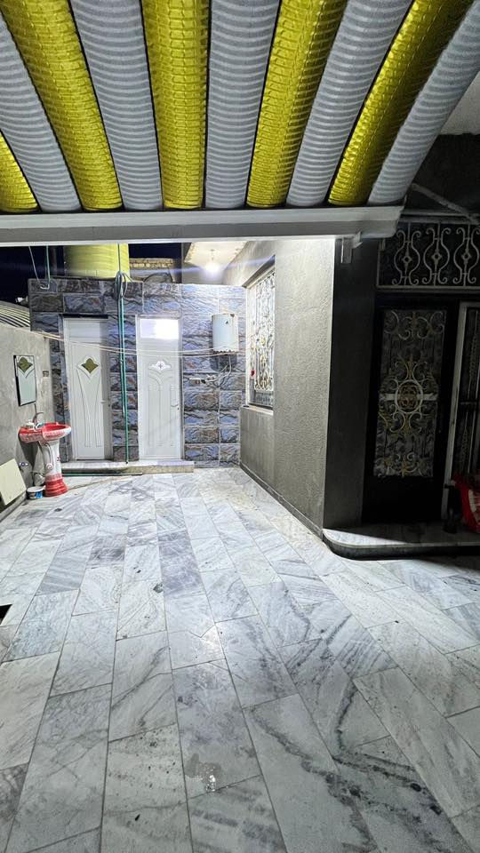 🏡 للبيع دار سكني في الثورة

📍 الموقع: الثورة – قرب مخبز سومر.

▪️ المساحة: 160 م²
▪️ الطابو: أسهم – كونكريت.

🔹 الطابق الأول:

* غرفة نوم
* صالة
* استقبال
* مطبخ
* صحيات

🔹 الطابق الثاني:

* غرفتا نوم
* صاله
* صحيات

للاستفسار والمشاهدة:
📞 مكتب نجمة الإبداع
*********** 
***********
***********

📍 العنوان: الثورة مقابل حسينية السيد عواد
