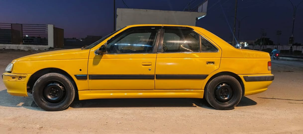 سلام عليكم  بيجو بارص. سنويه 30 مصفره بل 26 مكينه كير كله جاهز بيهه رشات خفيفه. تخم تاير  حداديه كله جاهز. السعر 25 وبيهه مجال.. للشراي عنواني ميسان.***********... موديل 13
