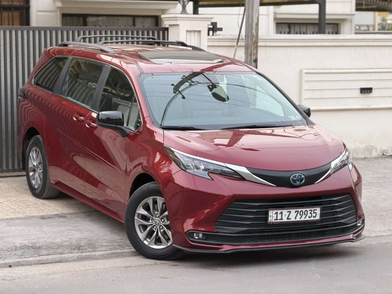 ياالله
السلام عليكم تيوتا سينا 2025 LE بلاص هايبرد وارد امريكي
                  حجم المكينه :2500 
        المسافه المقطوعه :  22 الف ميل
 الضرر: صبغ باب وجاملغ يسرا 🚗وباب سلايت بي بارد 
                           الايرباك : برده + كشن 

موصفاتها
1.فتحه 
2. شاشه
3. هندبريك بصمه
4.كشنات مخمل 
5.بصمه 
6. بصمة ابواب
7.كشنات كهرباء
8. هيترات بالكشنات
9. بيبان كهرباء 
10. رادارات 360
11. كشافات
12. لايتات لد 
13. بكلايت لد 
14. ثلاث قطع تبريد
15.شحن وايرليس
السعر :285 مرقم بغداد وبيها مجال
تفاصيل اكثر هذا رقمي ***********4 تحياتي 
مكاني بغداد حي الجامعه
