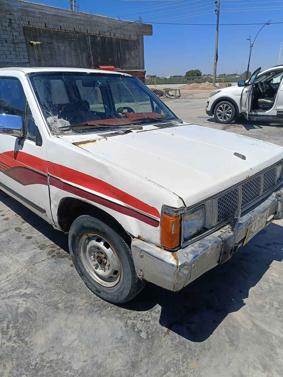 السلام عليكم بيكم نيسان للبيع السياره تخم تاير جديد كير ومكينه خير من الله رقم مثنى موديل 1991 سنويه لل27 السعر خاص  مكان السياره بصره قضاء المدينه للأستفسار الاتصال ع الرقم ***********
