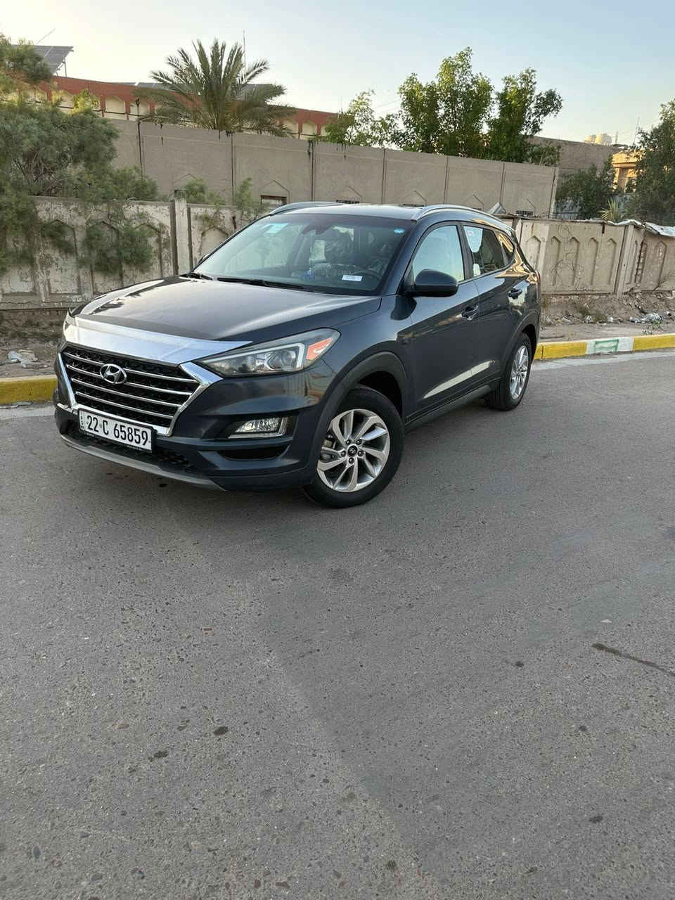 سلام عليكم للبيع توسان موديل 2019 وارد امريكي حادث دعامية فقط بدون اير باك بدون تبديل بدون صبغ ليبل واحد رقم اربيل باسمي السيارة نص فول مواصفات معروفة السعر 149$ وبيها مجال بسيط مكان السيارة بغداد حي البنوك للاستفسار ***********
