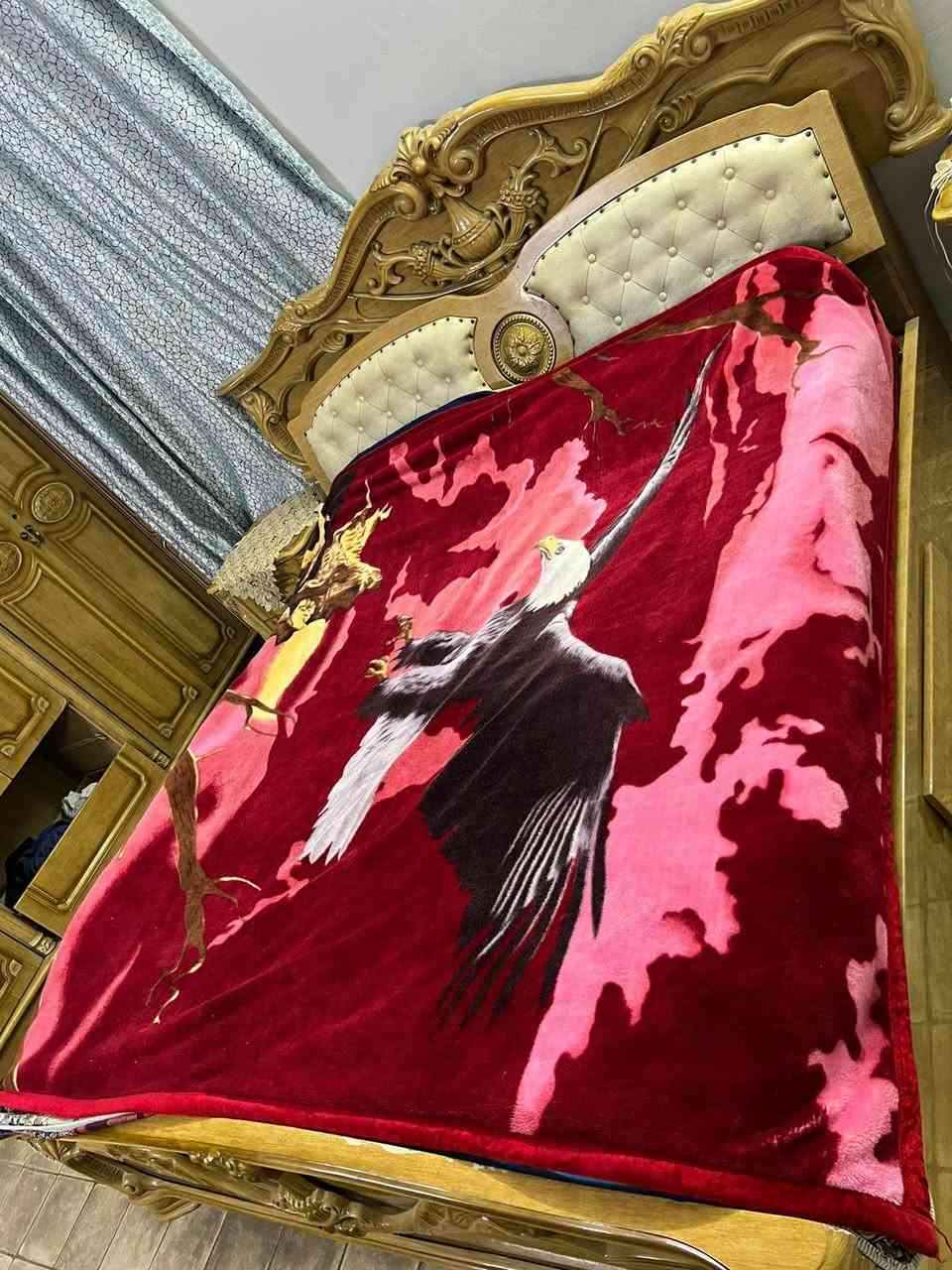 اللهم صل على محمد وال محمد 
غرفة نوم كاملة 6 قطع 
الجرباية و كومديات عدد 2 و كنتور 6 بيبان و ميز تواليت و تعلاكه ملابس 
النضافة 50 بالميه تاخذها على وضعيتها ((( بدون دوشك ))) 
نقص مجر من مجرات الكنتور و الجرباية مقويها بعواكس حديد 
(( السعر 180 الف )) و بيها مجال بسيط 
مكاني بغداد العامرية 
***********
