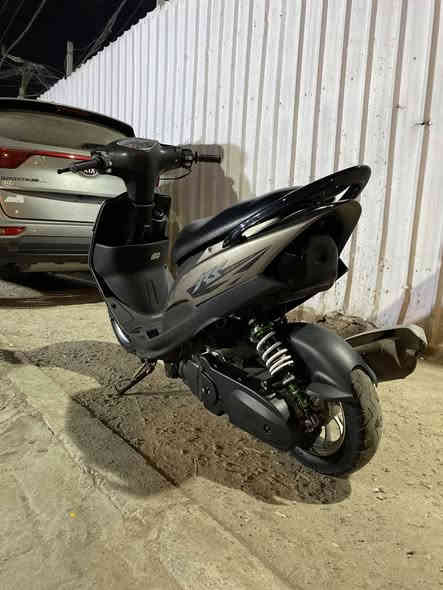 السلام عليكم ماكس عدله مكينه مال رمبه قبل فترا شديتها المكينه وبيها شاصي مال مطارح راجع تلث اصابع تعمير جديد كلشي مجامع سواد تايرات وياله مكينه دبل خلفي اصلي آر جي إس قزم لايت كيلو متر هورن  دراجه نصبتها تفلش نكره الدراجه ومكينه خرسه مكفوله كفر اصلي مختم مكاني بغداد الدوره شارع 60 السعر 650بيها مجال كلش قليل رقمي ***********
