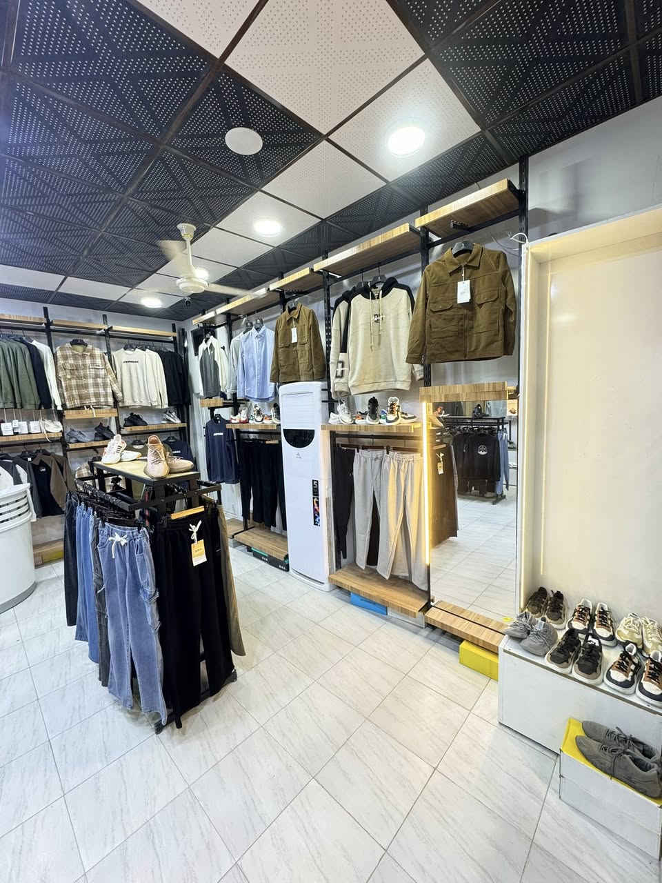 للبيع ديوانيه .. *********** واتساب
