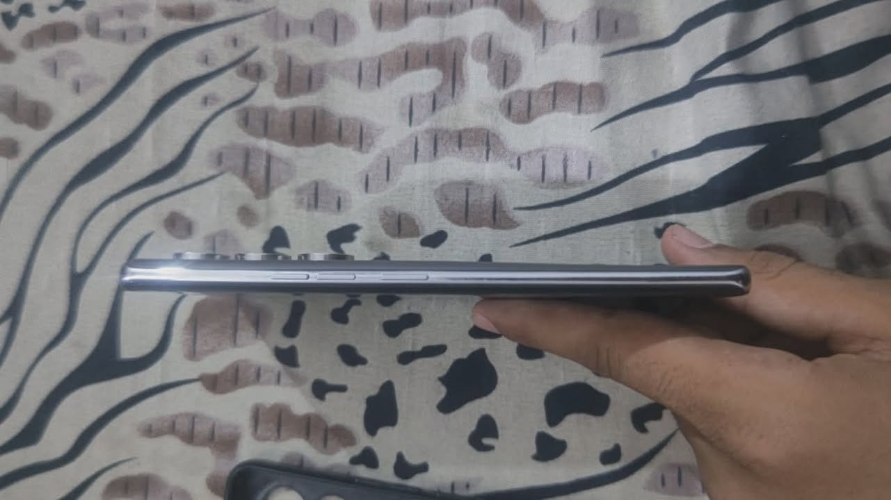 📱تكنو كامون 40 برو فايف جي
🔹ذاكره 256
🔹عشوائيه 8+8
🔹جهاز مستخدم نظيف جدآ  مع كامل ملحقات 
🔹 جهاز مناسب للاستخدام اليومي والتصوير
📍 العنوان: بغداد البلديات 
🔹 السعر:350 وبي مجال


**إذا كنت صاحب هذا الإعلان وتريد حذفه لأي سبب، رجاءا أرسل رسالة إلى الدعم الفني**