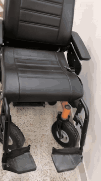 عربانة ذوي احتياجات للبيع نضيفة مامستخدمة للاستفسار 07705023146