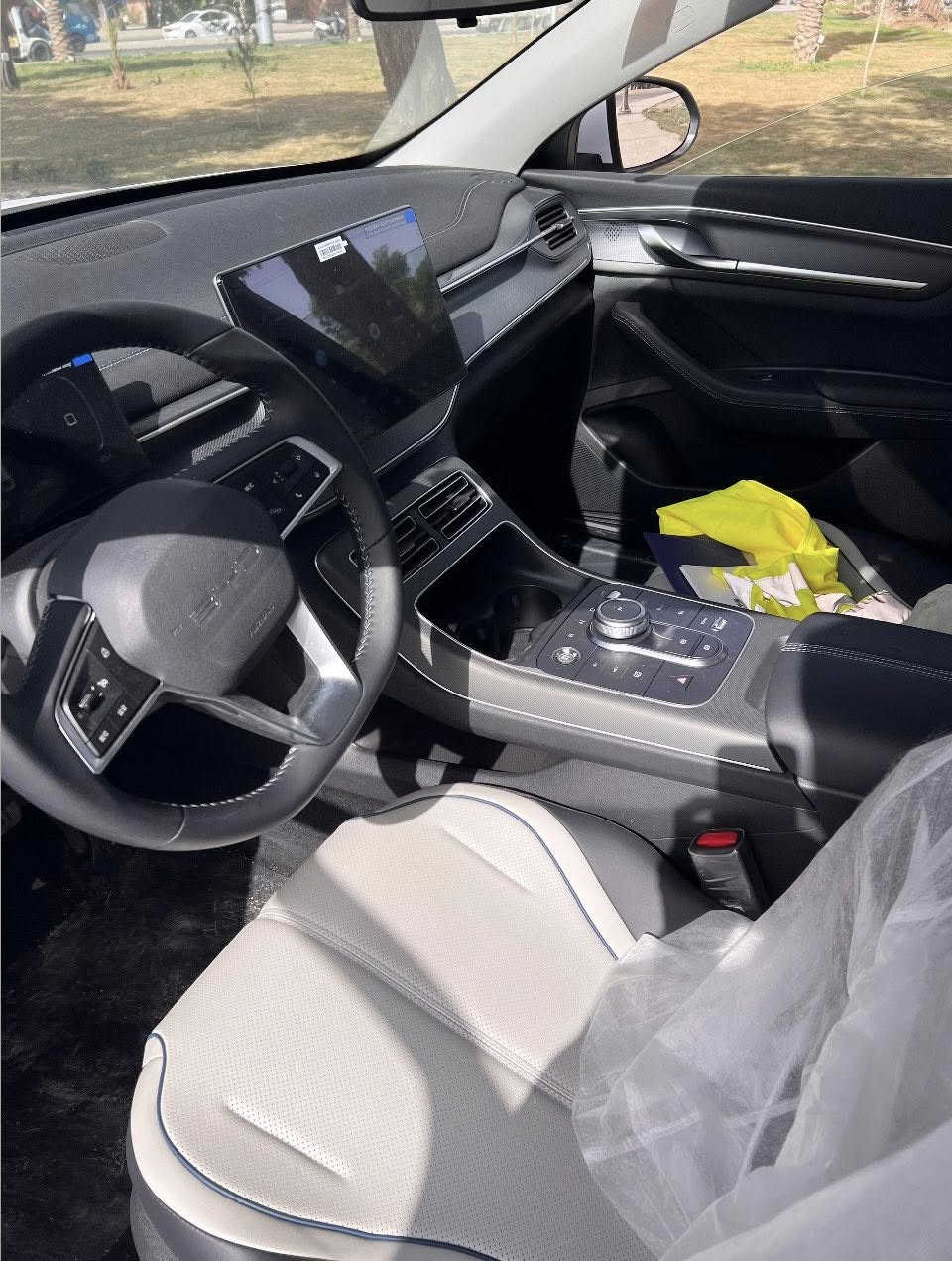 السلام عليكم
بي واي دي دستروير 2025
مواصفاتها:

- شاشة دوّارة  
-  6 مكبرات صوت 
- حساسات وكاميرا خلفية 
– مثبت سرعة 
– مقاعد جلد ابيض رياضي 
-كير ماوس 
-اوتو ستوب
-حساس خلفي 
-كاميرا خلفية دوارة 
-اوتو هولد AUTO HOLD 
-هند بريك بصمه 
-تشغيل السياره بصمه ويا
 كارت ذكي
-لايت زينون 
-لد نهاري LED
-بك لايتLED
-3انضمة للقيادة 
-مانع تزحلق
-مثبت سرعه  Cruise 
-تشغيل عن بعد 
-شاشة ذكية تدعم جميع البرامج

حبايب السيارة جدا جديدة بعدها بوضع الوكالة الزيرو وثبتت الها لوحات وسنوية كاملة باسمي ومكاني بغداد-السيدية وسعر السيارة 19،600،000 دينار عراقي وعدتها كاملة واسف على الاطالة

للاستفسار الاتصال: ***********
