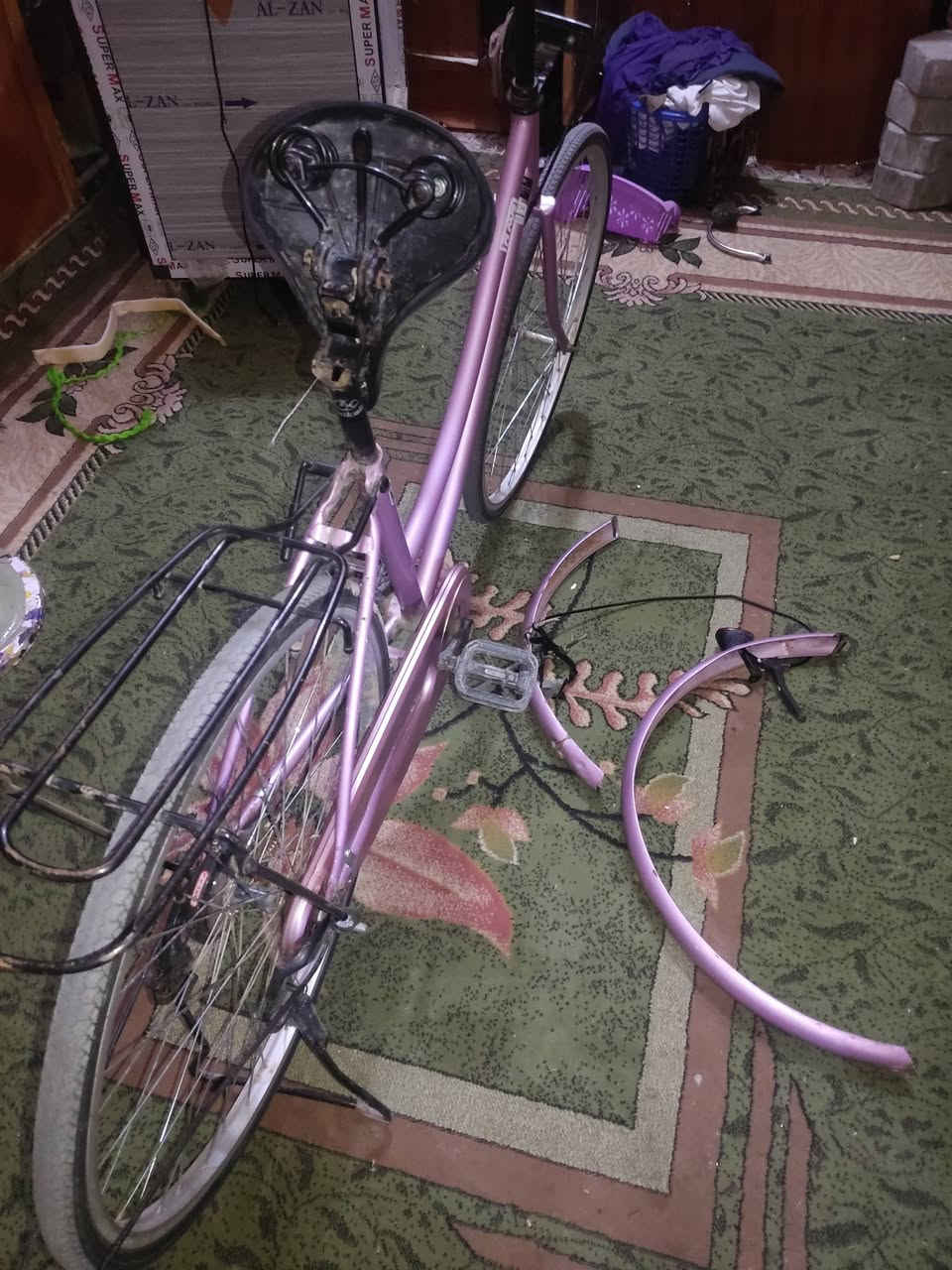 سلام عليكم باسكل للبيع سعر 100وبي مجال قليل شراي يجي خاص هاذه رقمي غراضه كامله جاملغاته وبريك كدام شراي يتصل ***********مكاني سماوه كبال سوك سفان
