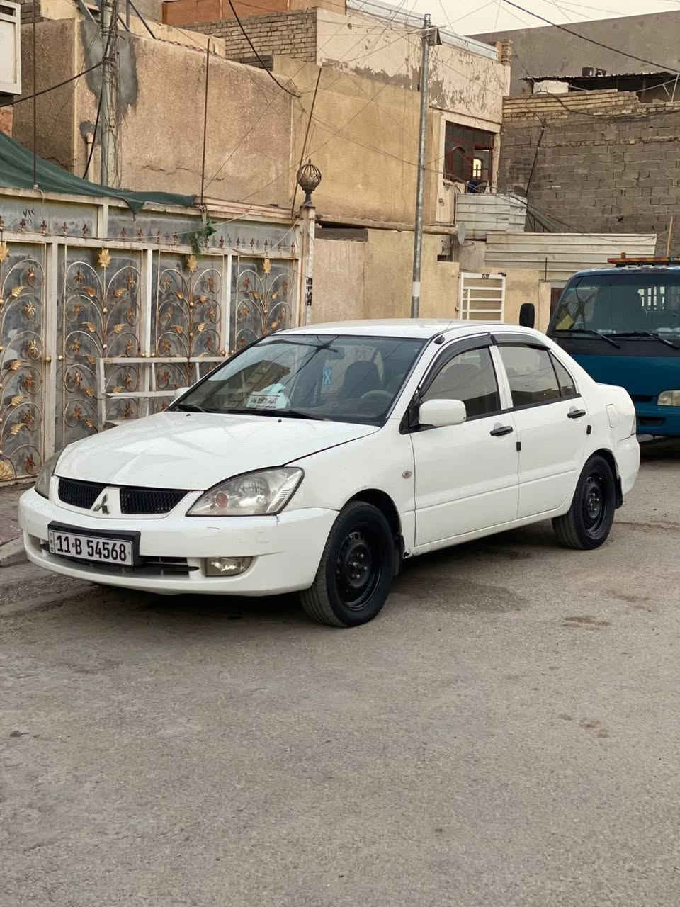 السلام عليكم عندي لانسر بيضاء موديل 2006 رقم بغداد انكليزي هزه وسنويه وأرقام جدد باسمي مصبوغه عام اكفلك قماره وتكم ومن الكلبة محرك 2000 
مكاني بغداد الدوره شارع 60
السعر /66وبيه مجال
رقمي /***********
