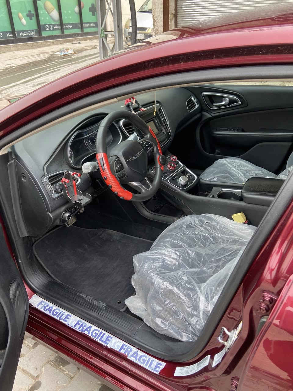 سلام عليكم سياره سي ٢٠٠الفين و2015السياره كلش نضيفه حادث السياره بنيد فقط بدون دواخل رقمها بابل السنويه ماصاقطه محركها الفين و٤٠٠مكان السياره نجف سعر السياره ٩٩بيهاًمجال كلش كلش قليل السياره مصروف عليها هواي ***********
