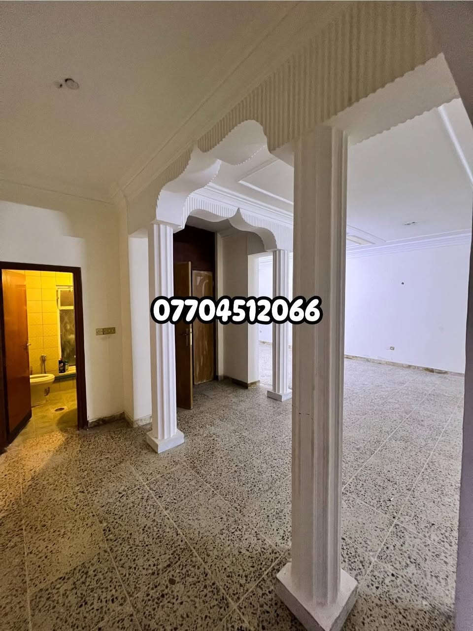 للايجار في السيديه
#بيت مساحه 300 م نضيف جدا موقع مميز

محتويات العقار ⬇️

4 غرف نوم كبار من ضمنهم ماستر +صاله كبيره سويت +هول داخلي واسع 

وخدمات عدد 3 

وكراج وحديقه

للاستفسار

***********

***********

واتساب
