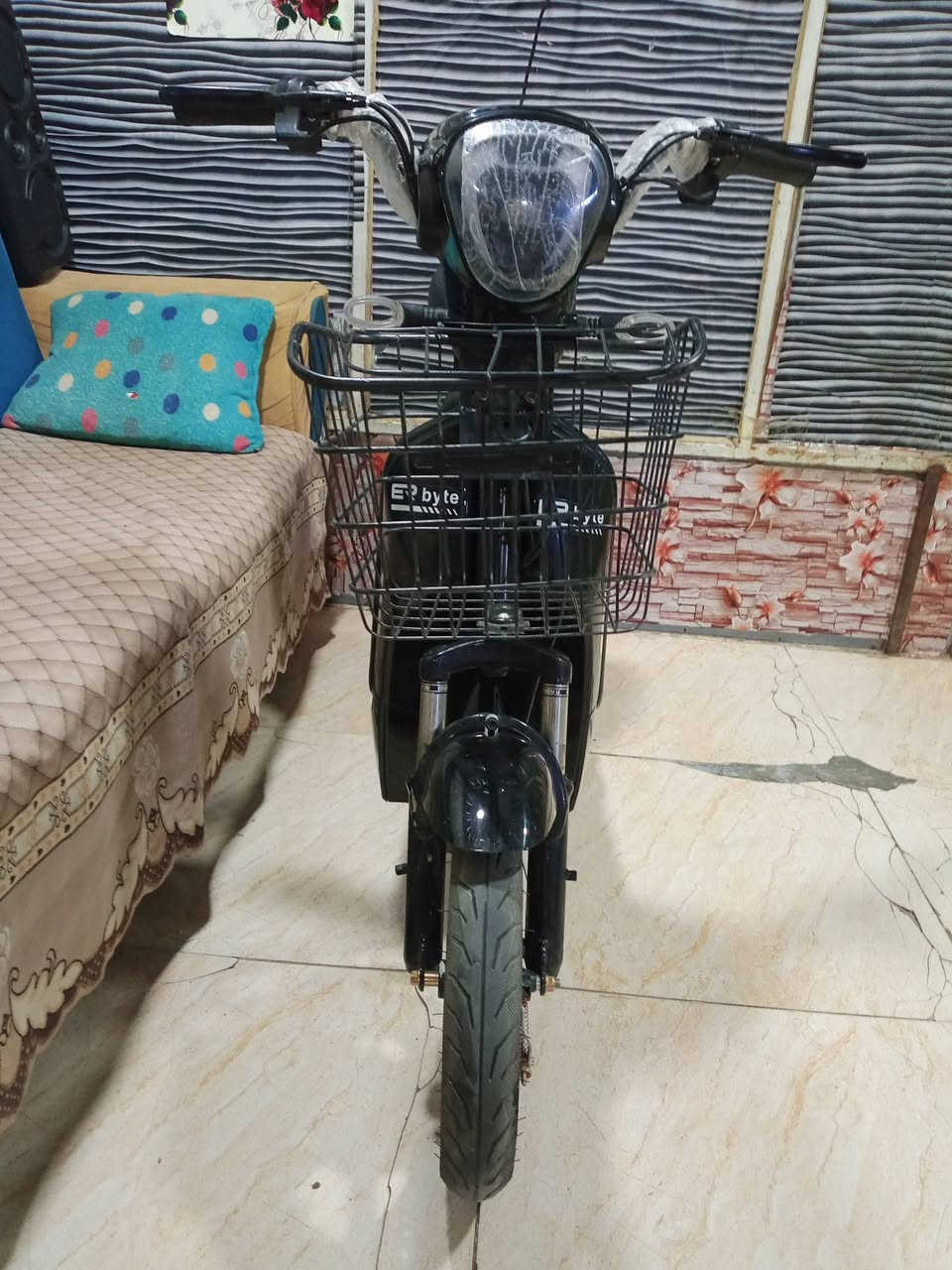 سلام عليكم  دراجه للبيع شحن   توه مطلعه من لمحلات  سعر 250وبيه مجال  فول موصفات


**إذا كنت صاحب هذا الإعلان وتريد حذفه لأي سبب، رجاءا أرسل رسالة إلى الدعم الفني**