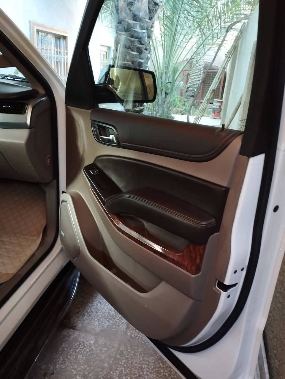 تاهو موديل 15 فئة LTZ
السيارة خليجية ... 
السونار مرفق بالصور ...
سنوية منتهية ...
السعر 295 وبيها مجال ...
*********** وات ساب 
مكان السيارة .... سماوة
