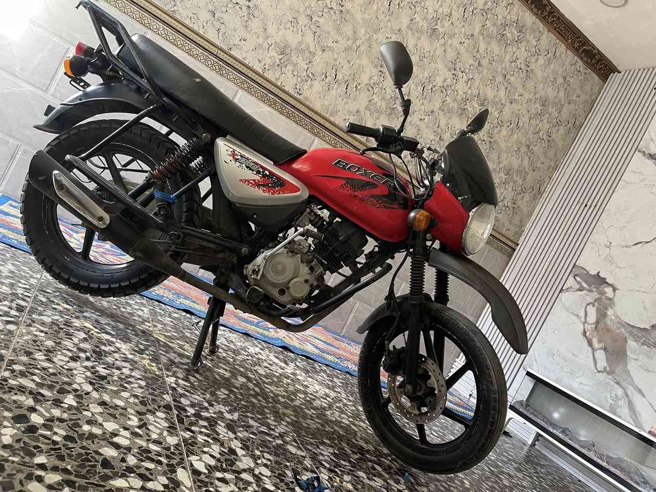 دراجه بوكسر. 21 دراجه نضيفه. بس بييه. صوت  بل عتله مال كير   دراجه  وراقهه ضايعه بس تريدهه مرقه. ب 15000مليون ونص تريدهه بدون ترقيم. ب مليون دراجه نضيفه خابرني وتدلل ***********

