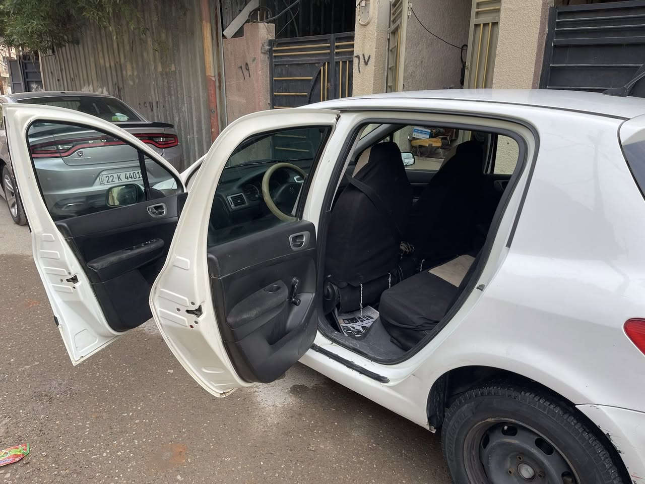 سلام عليك بيجو ٣٠٧ ٢٠٠٤  سياره مكفوله كير ومكينه بيه صبغ جاملغات  سود سياره جاهزه وخير من الله سعر ٤٣بيه مجالً بصيط ***********
