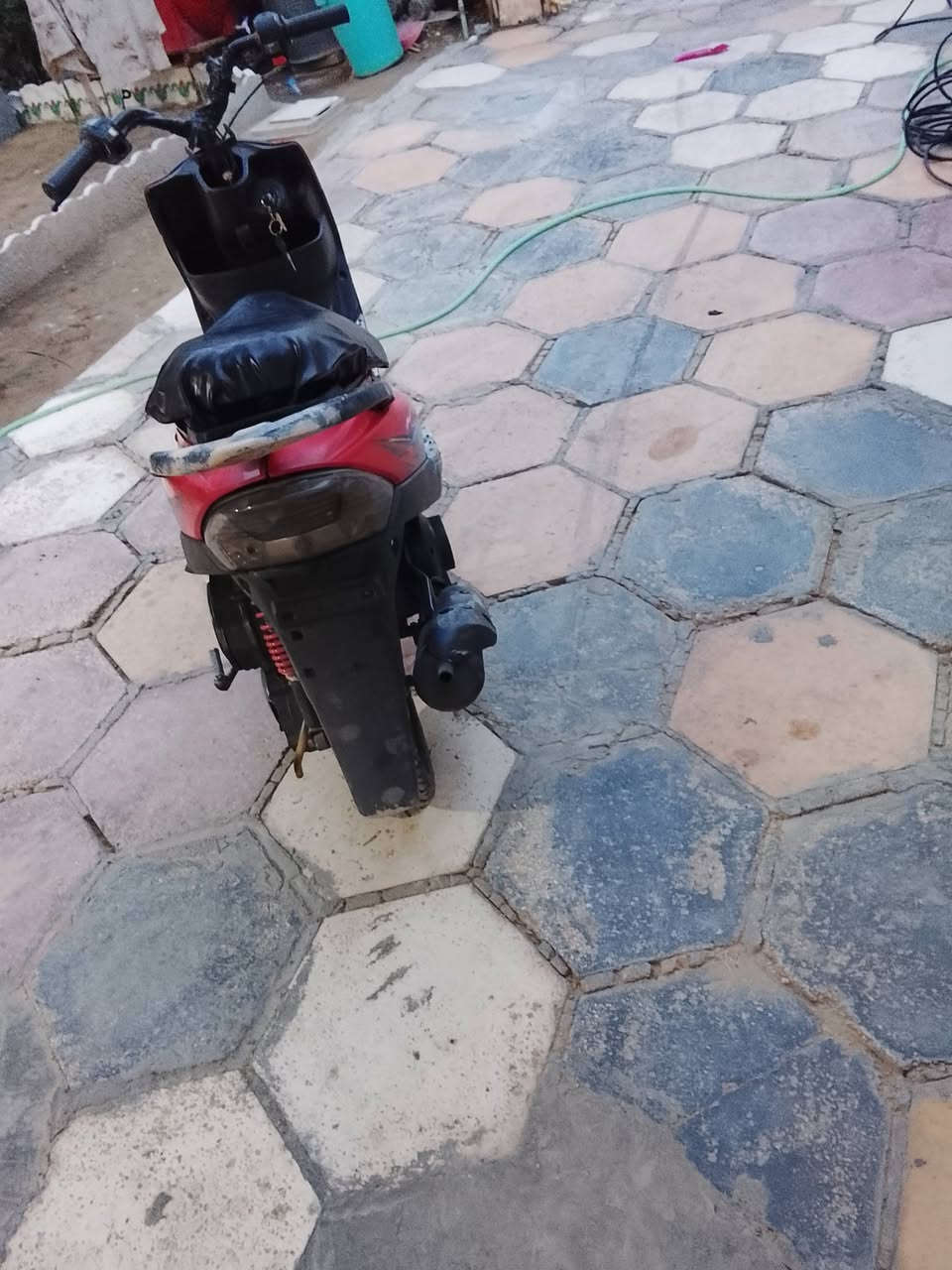 سلام عليكم دراجه ماكس كلشي مابيه بيه نواقص بصيطه البيع ب ٢٠٠وبيه مجال المكان حله شارع ٨٠مال كربلاء تفاصيل اكثر رقم الهاتف.   ***********
