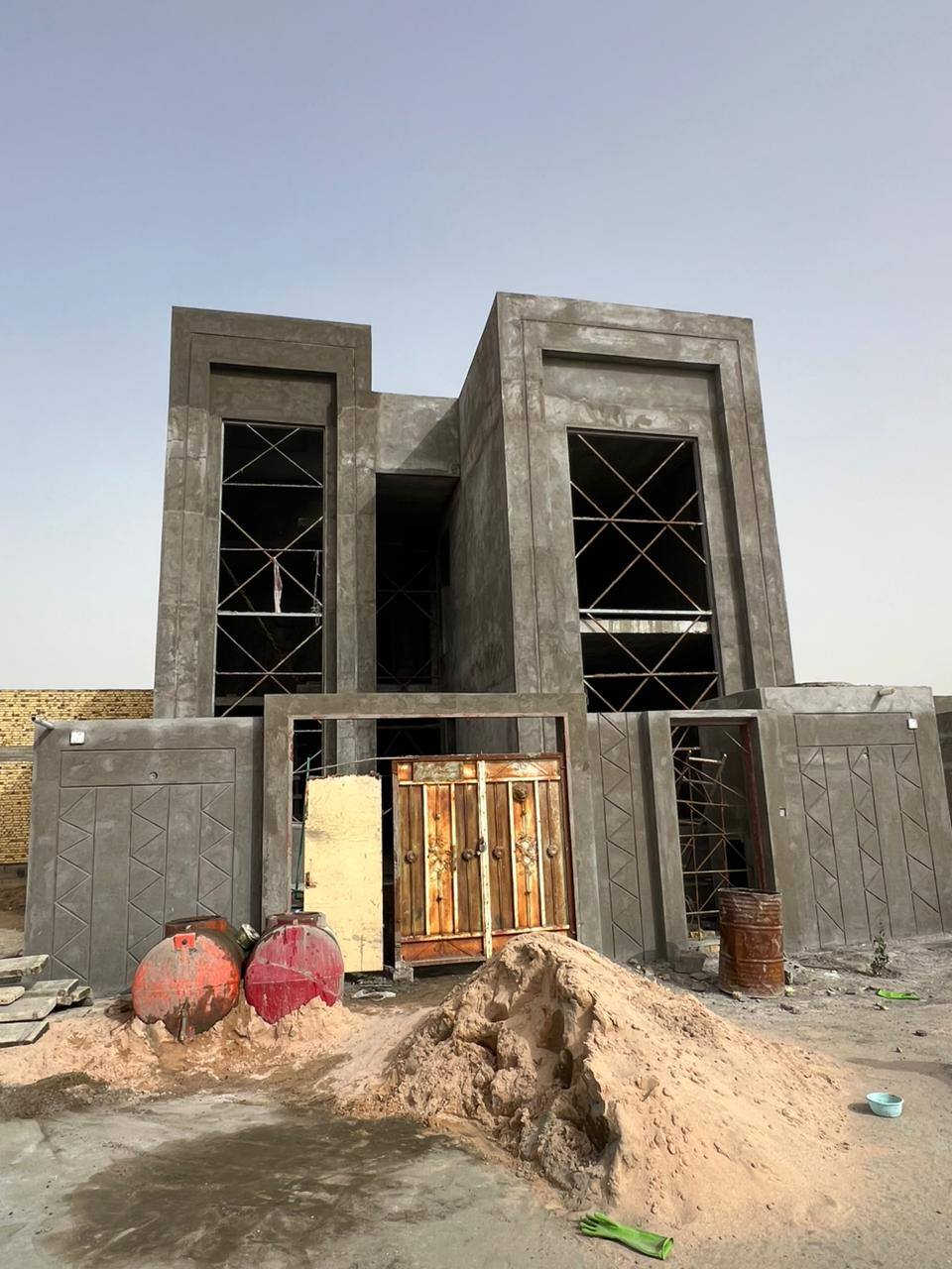 سلام عليكم نحن كادر لبخ متفرغ حاليا نعمل جص سكوف وجدار لبخ وتبياض رقم الهاتف للاتصال والمراسله وتساب ***********
