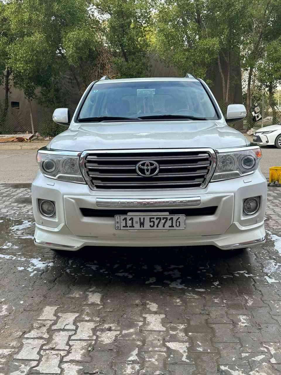 سلام عليكم لاند كروز بريم موديل 2015 مكفوله  من الصبغ فقط بارد صغير ب الجاملغ الايسر الامامي سياره نضيفه وجديده مال جناي ماشيه 117 سياره جاهزه مابيعده نقص ب اسمي تحويل ثاني يوم السعر 42.500مكان السياره (بغداد الجديده) رقم الهاتف ***********
