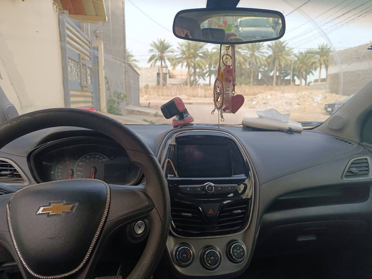 السلام عليكم من رخصة الادمن
♦️شوفرليت _ سبارك  2021

➰ مواصفات ...
شاشه لمس  _بلوتوث_واي فاي انترنت_ابل كار بلي_اندرويد اوتو_ Gps_ كامره خلفية دوارة مع الستيرن  _ مانع انزلاق _مخرج تايب سي و يو اس بي _ محرك ٤ سلندر 1400 اقتصادي __ (ماشيه 49  الف ميل)  فقط 
باسمي رقم الجديد
السعر 88 وبيه مجال


**إذا كنت صاحب هذا الإعلان وتريد حذفه لأي سبب، رجاءا أرسل رسالة إلى الدعم الفني**