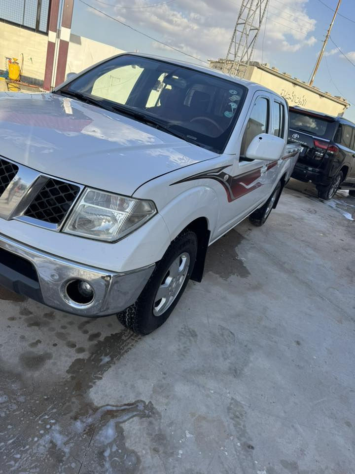 السلام عليكم
بيك اب.نيفاره. موديل 2014. رقم اربيل. السنوية منتهيه. 

كفاله من الضربه والشاصي والكص. والعيب الشرعي.   صبغ. بيها مكانات.  للجماليه فقط. 

المحرك جديد ما مفتوح. شرط كفاله من الفتح. الكير جديد.  الحداده. جديده  التبريد شغال. الكهربائيات شغاله.  طخم تاير جديد. ما بيها. اي نقص. حاهزه من كلشي.  

السعر. 100 وبيها مجال. 
العنوان البصرة
الموبايل. ***********.
