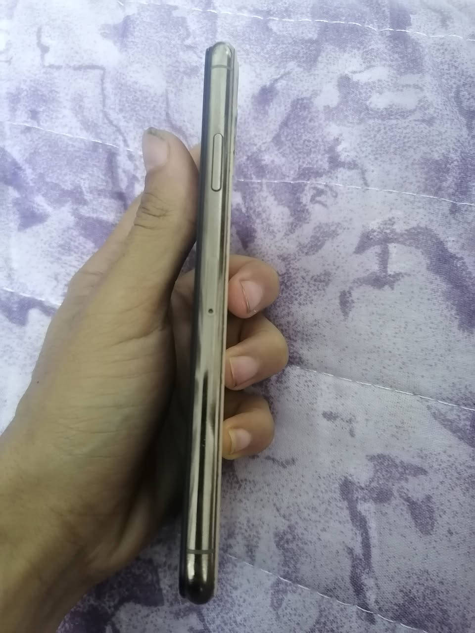 iPhone 11 Pro Max
🔰 مراوس  او بيع 🔰
سيمكارت ✅
شاشه اصلي gx نفس الاصلي ✅
بطارية جديده قبل يومين مبدله   
شاصي يلمع ✅ شاشه تخبل ✅ ضهر نضيف ✅
صوت عالي ✅ 
جهاز رخيص ومرتب ✅
فيس أيدي يرادله شريط ♻️
 ✅سعر 200وبي مجال 
مكان ⚜️بغداد _ السيديه ⚜️ 
💠متوفر توصيل داخل بغداد 💠


**إذا كنت صاحب هذا الإعلان وتريد حذفه لأي سبب، رجاءا أرسل رسالة إلى الدعم الفني**