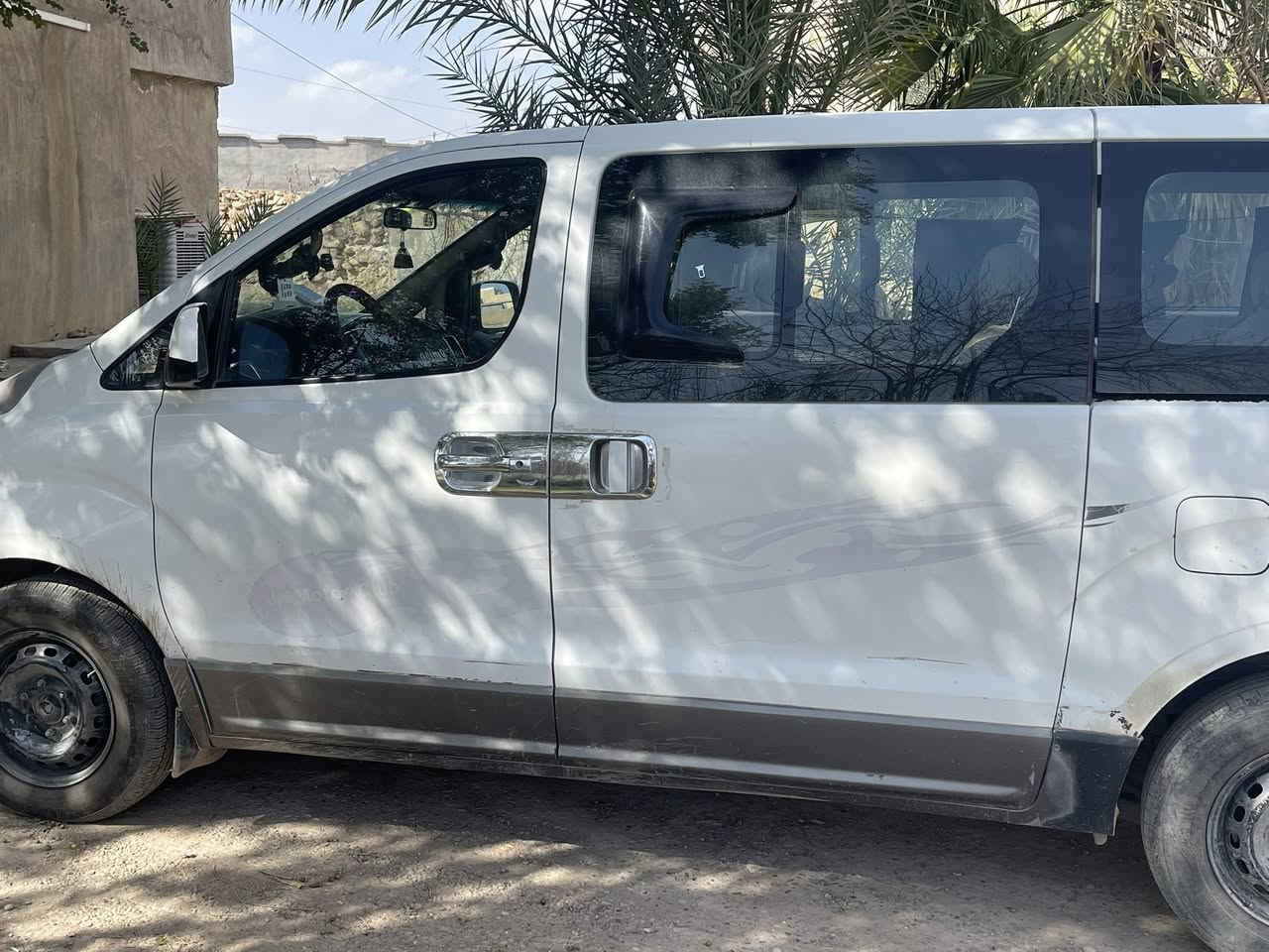 السلام عليكم ستاركس 2010 مسكر كير عادي مصفره هيئة وضريبه مكينه وكير شرط بيها طخه بلباب موضحه بصوره 
سعر 135 
مكاني صلاح الدين الزويه 
***********
