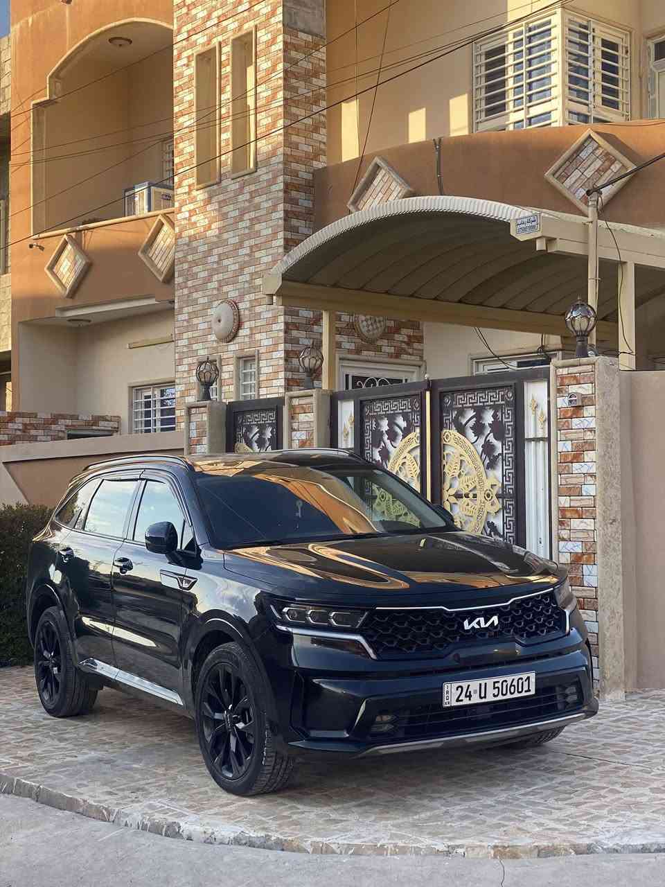 السلام عليكم
كيا سورنتو امريكي موديل2023
السيارة ماشية 44 الف ميل 
1.  محرك 2500 تيربو اقتصادية لدرجة شرط تفويل بانزين عادي 
2.  كير 8 نمر
3.كير شرط
4.  بانوراما
5.  بصمة : تشغيل - ابواب - صندوك
6.  صندوك كهرباء
7.  شاشة كبيرة 
8.لون اسود 
9.  انظمة القيادة : سبورت - سمارت - نورمال - ايكو
10.  كشنات جلد لون اسود vip
11.  كراسي كهرباء فول تحكم  
12.  اضواء ترحيب عند الاقتراب مع ترحيب داخلي عند الصعود او المغادرة
13.  شحن وايرليس
14.  منافذ يو اس بي
15.  هاند بريك بصمة
16.  اوتو هولد
17.  كاميرا خلفية
18.  فول رادارات امامية وخلفية وجانبية
19.  تحديد مسار ذكي
20.  قيادة أليه ذكية
21.  نقطة عمياء
22.  كروز سرعة
23.  تدفئة كشنا
24.  سستم صوت عالي
26.  اوتو ستوب
‏‎27- وضعيه تحديد مسار
28.  اشاير بالمري
29.  تشغيل عن بعد
30.  شاشة لمس لتحكم الميديا او لتبريد
31.  ستيرن فول
…..

(الضرر بس الي بالصورة من كدام والايرباك راجع سستم بامريكا حتى بالفحص مايبين ….)

السيارة باسمي تحويل ثاني يوم 

رقم اسيا ‭***********‬
كورك واتساب فقط***********
