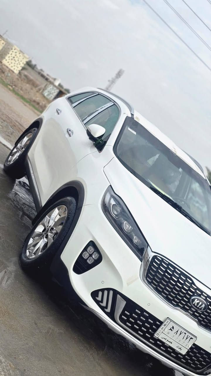 سورنتو موديل ٢٠ رقم بغداد ماشيه ٩٠ الف خليجي ٦سلندر للبيع للاستفسار على *********** بيه ملاحضات
