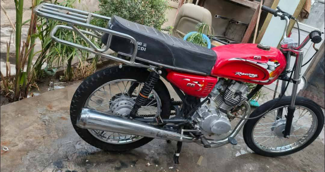 السلام عليكم اربعه كير أوراق سكنر محرك شلامجه عوزه ترتيبات بسيطه ب350وبيه مجال حك جيه مكاني  شارع المطار ***********
