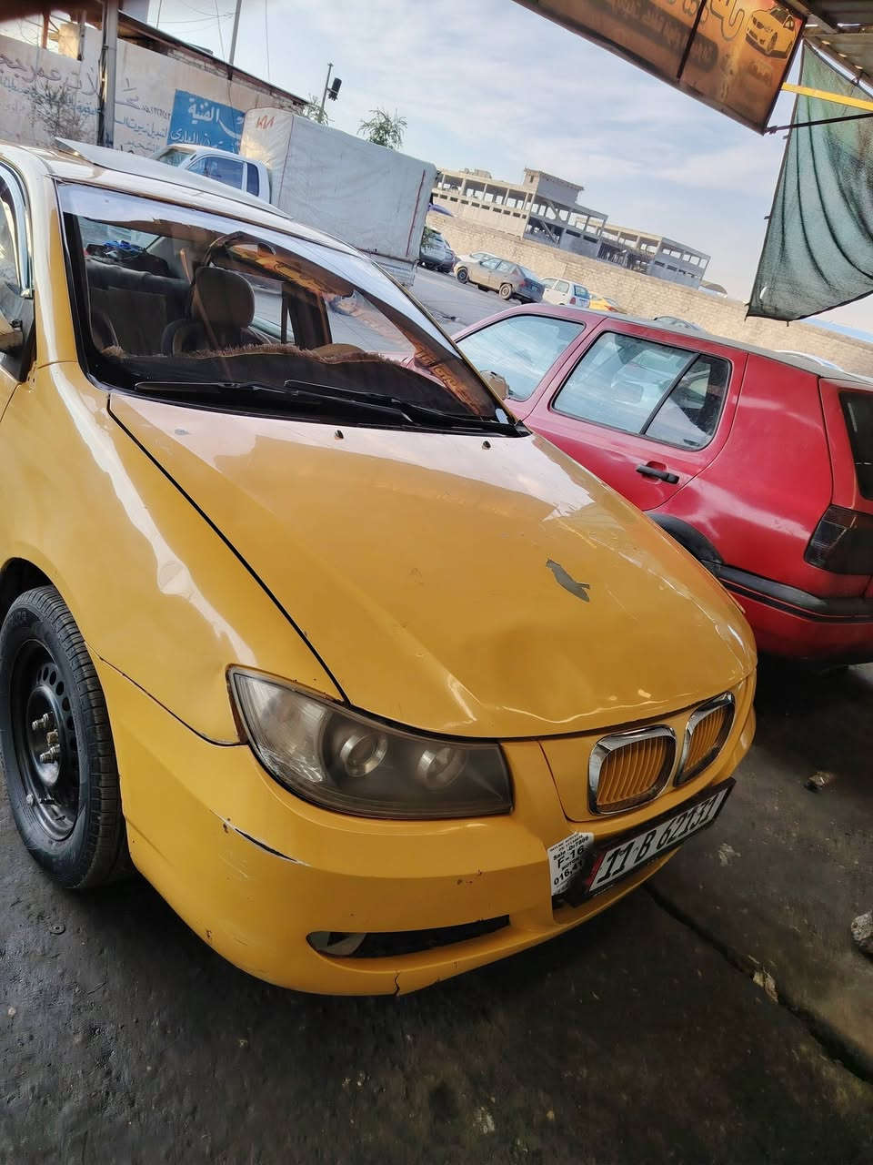 السلام عليكم
ليفان للبيع موديل  موديل 11 سنويه 27السياره بسمي
هيئه وغرامات  صفر  محرك وكير يارس 
ملاحظه الكير بي صوت تورباين  ونه خفيفه
كابون بيها الكتروني  سعرها ٤٠ وبيها مجال 
*********** والخاص مفتوح
