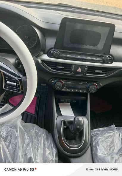 سلام عليكم للبيع كيا فورتي 2019 وارد امريكي امبدل بيها جاملغ جهت سايق بدون دواخل  ولبنيد بي شبر تصليح ومصبوغ  كوله. ولباقي كفاله من كلشي سيارة جديدة ماشيه 89 وبسمي رقم بغداد سعر 115 وبيها مجال قليل حك الجيه مكاني كوت ***********
