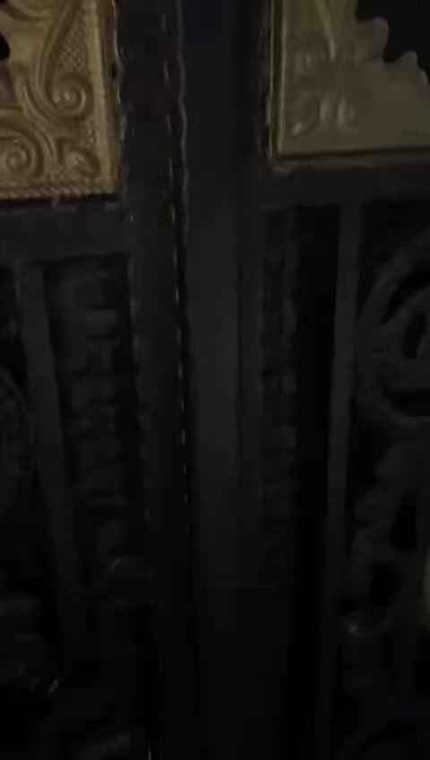 السلام عليكم دار 50متر للبيع في منطقة البلديات حي التراث مقابل شارع السيد صلاح المكصوصي قرب مدرسة الشهب ظياء الحلفي كل التفاصيل موجودة بلفيديو سند ٢٥قرار محكمة السعر ٨٥وقابل للتفاوض 
للاستفسار المراسلة خاص او الاتصال على الارقام التالية
***********ابوعلي الشمري
***********حمزة الغراوي مكتب الاخوين للعقار
