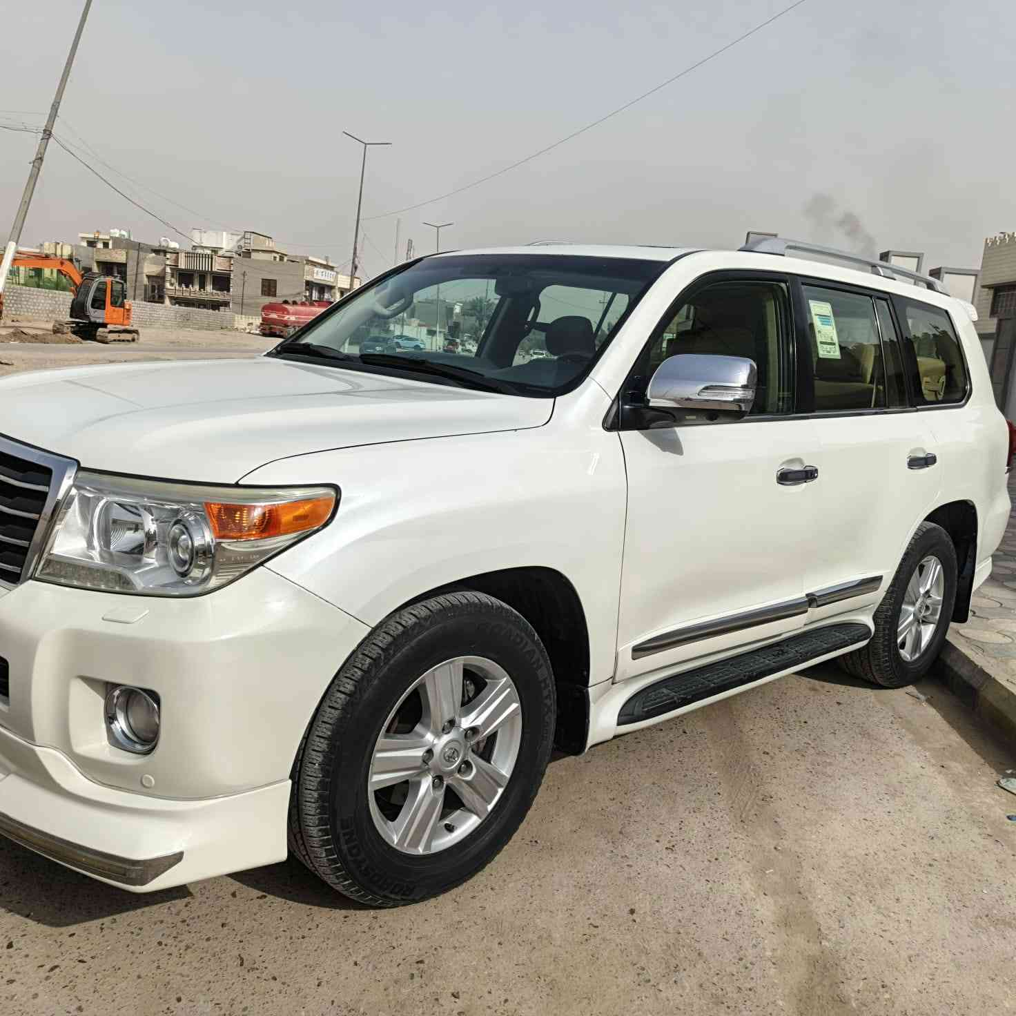 السلام عليكم
لاند كروز 2015 بريم
فول مواصفات ام خمس كامرات 
وياهه بصمتين ومسجل مالته 
رقم بغداد انكليزي
كير محرك كفاله 
بيه هلال الخلفي صبغ فقط وبارد جاملغ امامي وبراغي بابتين مرخايه وجاملخ مفتوح ولباقي كفاله 
السعر 385 للبيع او مراوس حسب الرغبه
مكان بغداد الكرخ 
***********
