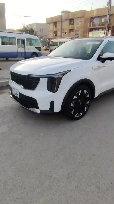 السلام عليكم سورنتو وارد أمريكي موديل 2024 الون أبيض فول مواصفات مكينة 2500 تيربو السيارة زيرو حادث غرق جوه الدوسة تقرير تعمل وتسير من أمريكا السعر 265 وبي مجال مكاني بغداد رقم الهاتف ***********
