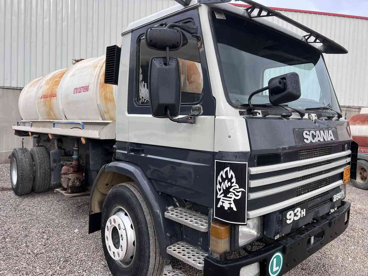 إسكانيا 93 تك قمارة تك اكسل تنكر مياه ثقيلة 
موديل 1996 
رقم أربيل شرط تحويل 
مكينى 6 كور 
كير 4*4

حمولة 14 الف 

سعر 150 ورقة 
مكان سيارة بكركوك معرض وسام 
للاستفسار الاتصال على 
***********
