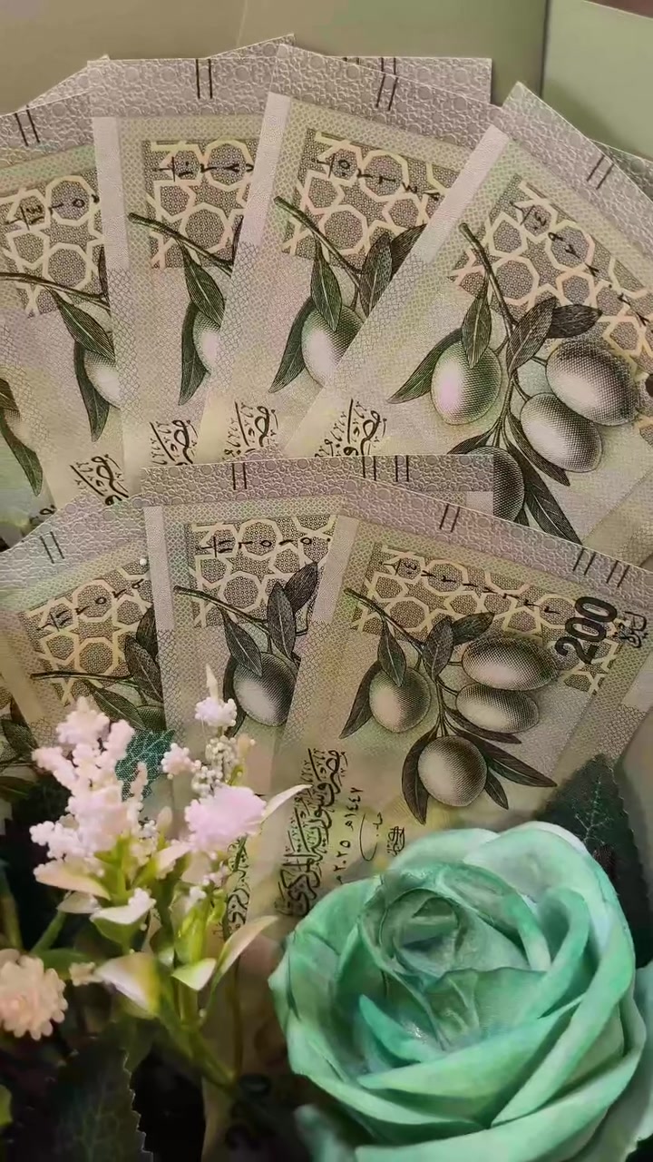 وهي ع حسب طلبكم😍
ماعليك إلّا تختار لونك المفضل🔥🔥🔥
اعمل متابعة ليصلك كل جديد😇
نقطة وبيصلك السعر
العنوان: عين ترما_ الشارع العام_ بجانب صيدلية القاضي 
للتواصل على الرقم 
0944094011
صانع العطور Perfumes Maker 
#عين_ترما
#هدايا
#مغتربين
#باقات 
#ورد
#مفاجأة 
#غوطة


**إذا كنت صاحب هذا الإعلان وتريد حذفه لأي سبب، رجاءا أرسل رسالة إلى الدعم الفني**