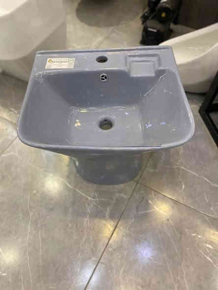 إلى وكلائنا في العراق وصول لدينا مغاسل تعليك ملون ذهبي فضي رصاصي اسود شركة جه نكين في بابل ***********
