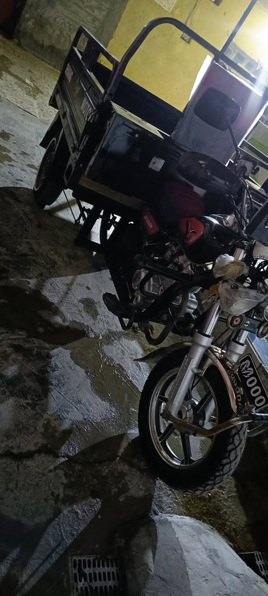 السلام عليكم ورحمه الله وبركاته ستوته صقر موديل 2023 كمرك بلال مكفولة من كلشي مكينه وشاصي وركبه سعرهة2000 وبيها مجال للطيبين رقمي للتواصل ***********
