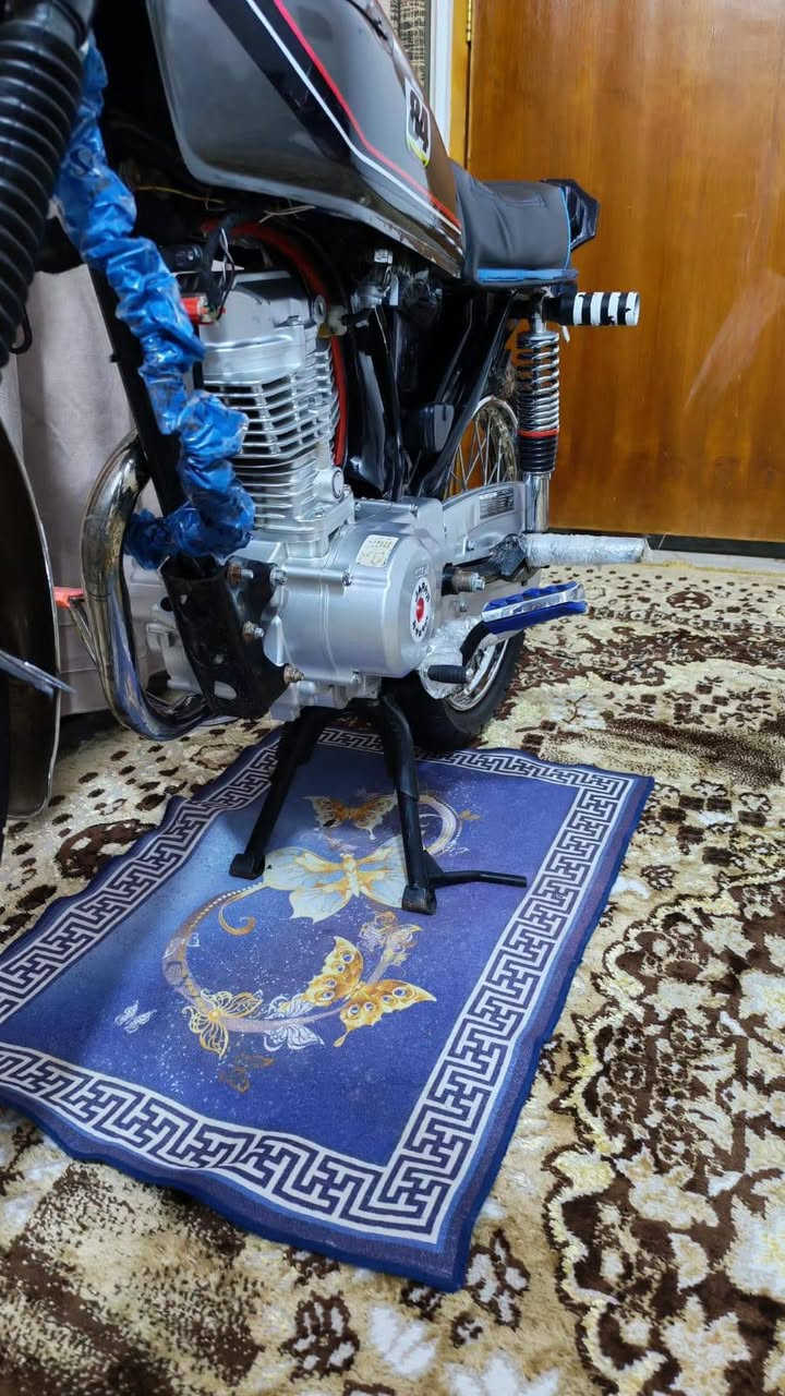 سلام عليكم نامه 4كير نضافه فول اقوه محرك مشدود الهه انتنس موديل ٢٠٢٥كفاله عامه من تاير لل تاير سعره ٧٢٥وبيه مجال بسيط مكان خالديه رقم هاتف فقط ***********
