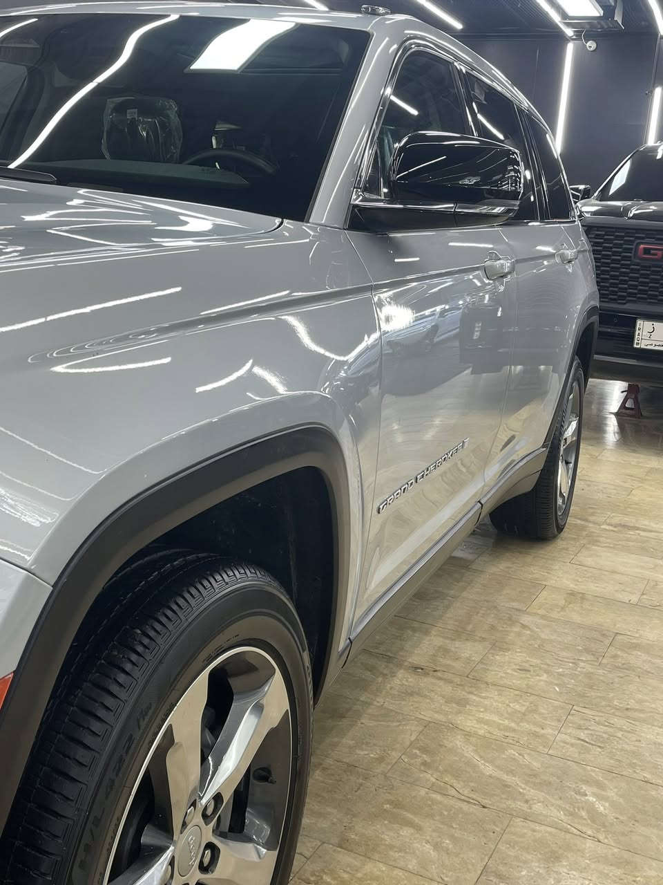 سيارة جيب كراند مديل2021
سياره فول  
شاشه كبيره
كامرات داخليه
 سياره سبع راكب
 كراسي كهرباء 
دفع رباعي4*4
سياره رقم بغداد
سياره ماشيه900imفقط
سعر300$


**إذا كنت صاحب هذا الإعلان وتريد حذفه لأي سبب، رجاءا أرسل رسالة إلى الدعم الفني**