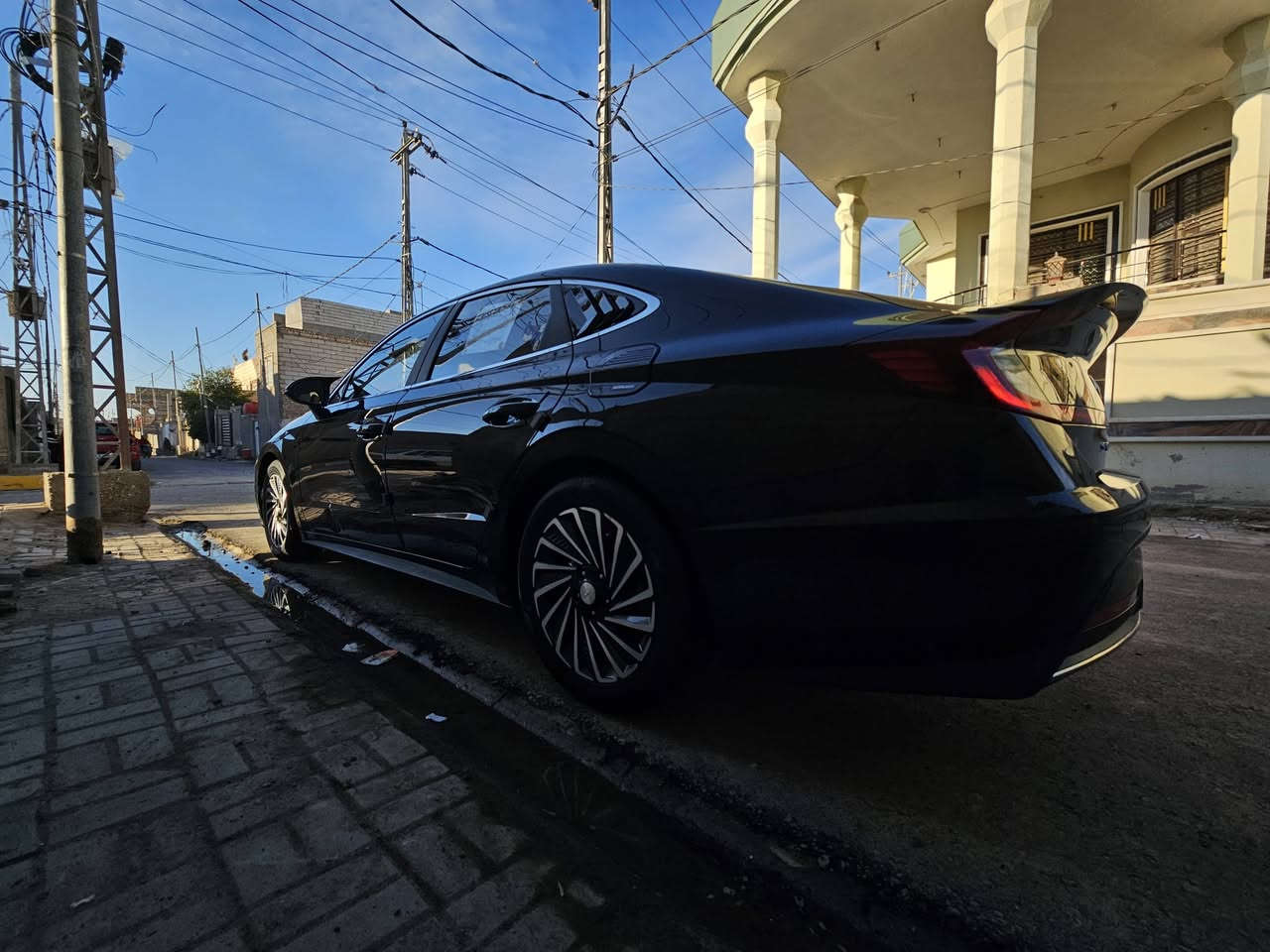 السلام عليكم سوناتا 2021 لمتد اعلى فئة بالمواصفات رقم بغداد 
 
مكاني الديوانيه للاستفسار ***********
1.فول قماره حديد
2.بصمة وبصمة ابواب 
3.تشغيل عن بعد 
4.رادارات امامي خلفي جانبي 
5.كاميرات 360 درجة
6.داتا شو 
7.تبريد كشنات
8.تدفئة كشنات
9.تدفئة ستيرن
10.شاشة عدادات ديجيتال
11شاشه كبيرة تعمل بنظام ( ابل كار بلي واندرويد اوتو )
12.دبل جام (لتعزيز العزل) 
13.مكينة 2000 
14.كشنات جلد  
15.حساسات خلفيه
16.داخله لونين
17.فتح صندوق ذكي 
18.بصمة ابواب لمس 
19.تحديد مسار 
20.قيادة ذاتيه
21.اوتو بارك
22.سستم صوت سماعات عدد 12 سماعه 
23.دمامات صوت من شركة BOSS الالمانية
24.انضمة قيادة عدد 4 ( سمارت/ سبورت / كوستم / سمارت )
25.لد خلفي امامي
26.خزن كشنات
27.نظام ترحيب
28.اريل نفكيتر
29.تبريد منفصل المناخ 
30.نظام تبريد اوتو ( عند الاتصال ينخفض مستوى التبريد لعزل الضوضاء )
31.لايتات امامية اوتو عند تشغيل العالي والناصي وعند التشغيل والاطفاء
32.ماسحات اوتو عند المطر 
33.كروس سرعة 
34.توقف ذاتي عند الاقتراب من الخطر ( مانع تصادم )
35. كير 8 نمر at
36.شفتات ستيرن 
37.ويل 18 انج
38.قياس ضغط الاطار 
39.شحن لاسلكي
40.جام الاماميات اوتو 
السياره  افحصه كير مكينه مكفولات تبريد مكفول والسياره ما بيه اي نقص  السعر 175وبيه مجال
