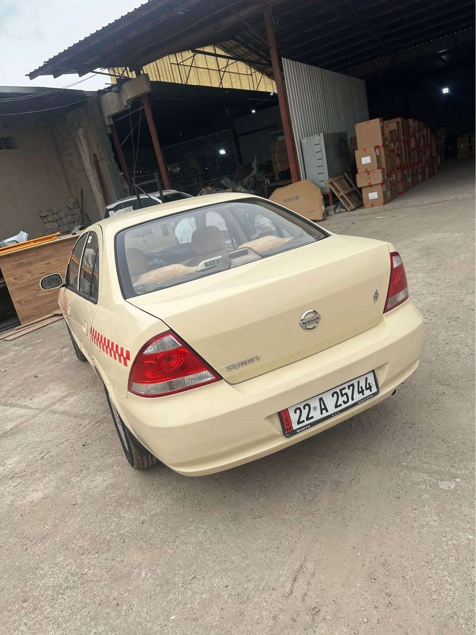 سلاو هاوريان نيسان سه ني كوري بيلاد توماتيك بئ سبوغ سه ياره كه  زور خاوينه ٤٠٠هه زار. هه قيقي رويه  ره قه م باريك هه مو. شتي نويه بيشي كه پسه. بشتي ازتيكي كه مي. هه يه   سعر ١٣٢  مجال كم ***********. أربيل, العراق
